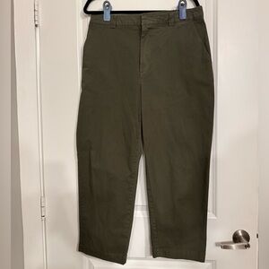 GAP Mid Rise Straight Up Khakis in Army Jacket Green